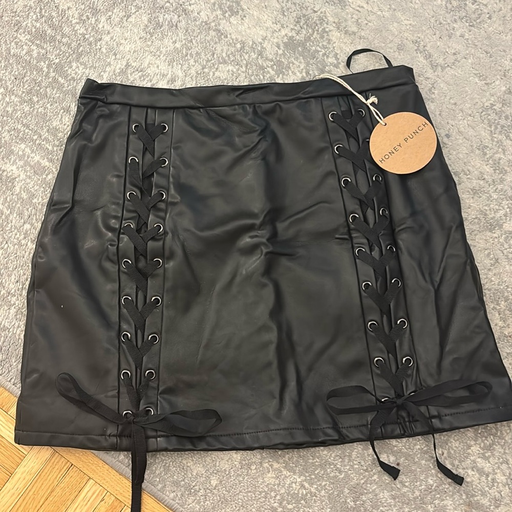 NWT Lace Up Black Leather Lace Up Mini Skirt, Large, Honey Punch brand